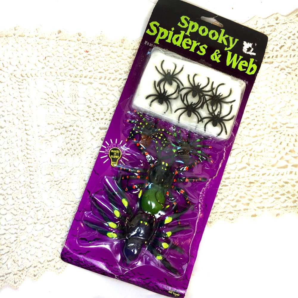 Spider Asssortment & Web Package Glows under black light  NOS NWT